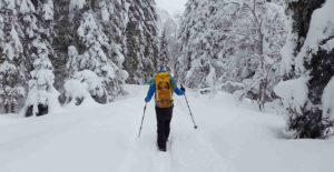 Which is The Best Winter Hiking Gear of 2020? – Mysterioustrip